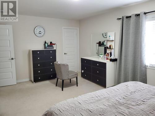 369 Falling Green Crescent, Kitchener, ON - Indoor Photo Showing Bedroom