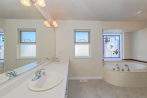 6 Werra Landing, View Royal, BC 