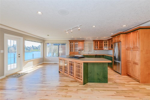 6 Werra Landing, View Royal, BC 