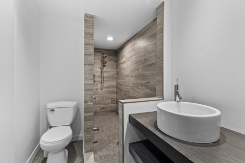 Bathroom - 19780 Place De L'Aviron, Mirabel, QC - Indoor Photo Showing Bathroom