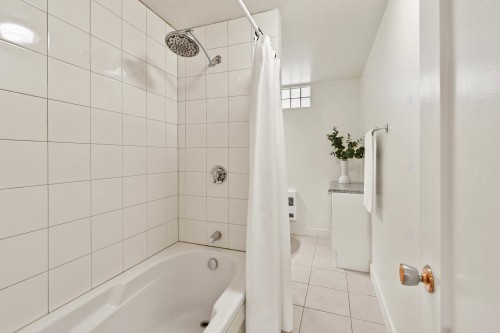 Salle de bains - 1670 Ch. Markham, Mont-Royal, QC - Indoor Photo Showing Bathroom