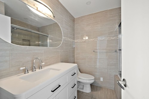 Master Bathroom - 631 Boul. Dr.-Frederik-Philips, Montréal (Saint-Laurent), QC 