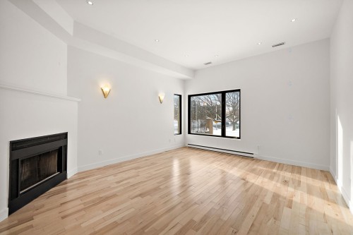 Living Room - 631 Boul. Dr.-Frederik-Philips, Montréal (Saint-Laurent), QC 