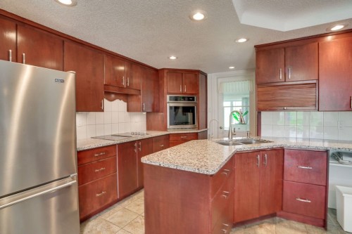 Cuisine - 186 3E Rang Du Gore, Lochaber, QC - Indoor Photo Showing Kitchen With Double Sink
