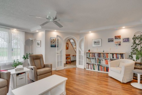Salon - 186 3E Rang Du Gore, Lochaber, QC - Indoor Photo Showing Living Room