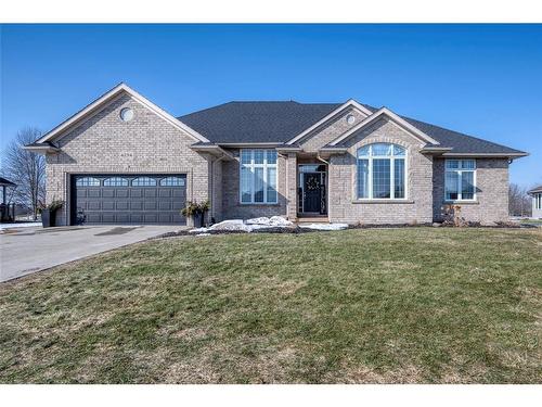 4294 GARDEN Crescent  Petrolia, ON N0N 1R0
