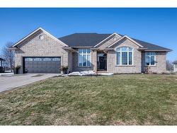 4294 GARDEN Crescent  Petrolia, ON N0N 1R0