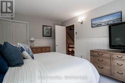 Primary Bedroom - 