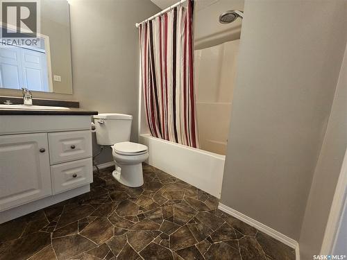 116 503 Colonel Otter Drive, Swift Current, SK - Indoor Photo Showing Bathroom