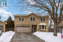 5 JANSEN COURT  Whitby, ON L1N 6V4