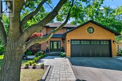 484 ASPEN FOREST DRIVE  Oakville (Fd Ford), ON L6J 6H7