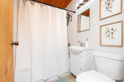 382 Kent Rd, Winnipeg, MB 