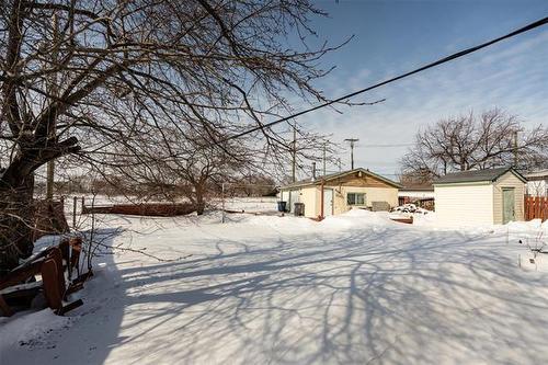 382 Kent Rd, Winnipeg, MB 