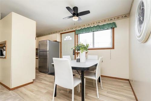 382 Kent Rd, Winnipeg, MB 