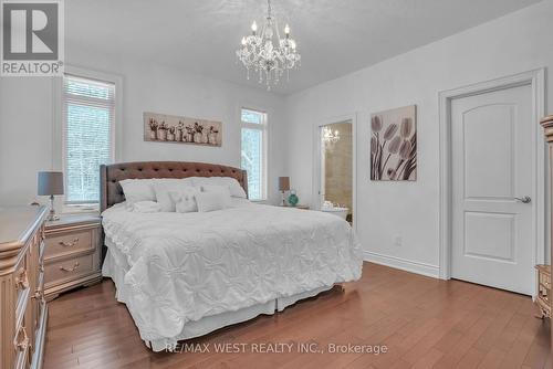2 Sycamore Circle, Springwater, ON - Indoor Photo Showing Bedroom