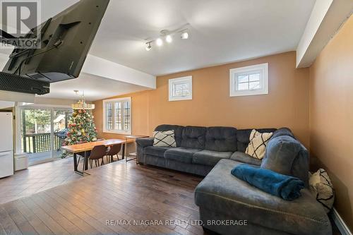 1671 Third Street Louth Street, St. Catharines (Rural Fourth), ON - Indoor Photo Showing Living Room