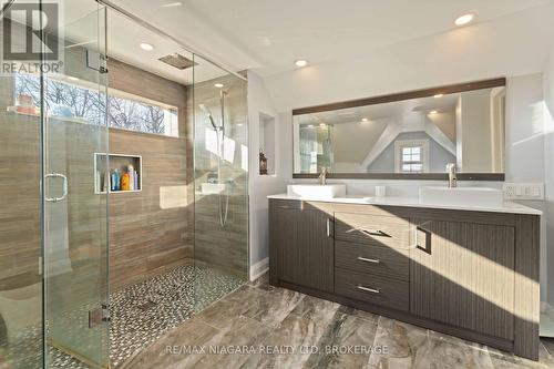 1671 Third Street Louth Street, St. Catharines (Rural Fourth), ON - Indoor Photo Showing Bathroom