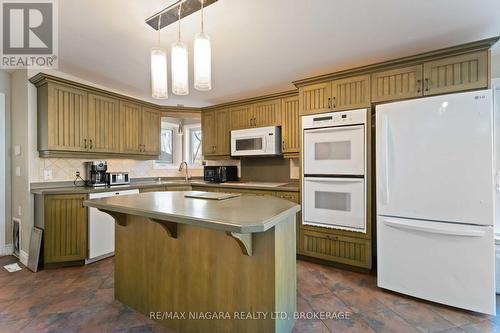 1671 Third Street Louth Street, St. Catharines (Rural Fourth), ON - Indoor Photo Showing Kitchen