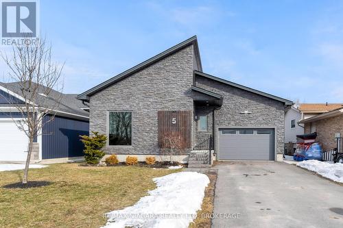 5 HERON POINTE ROAD  Port Colborne (Sugarloaf), ON L3K 6A9