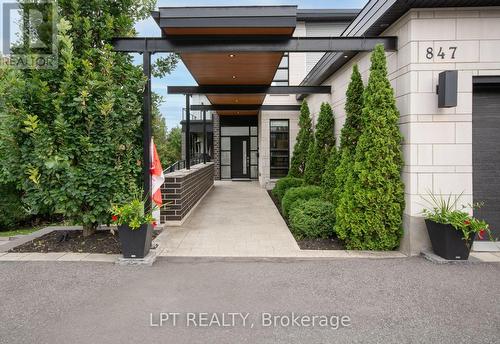 847 Walkley Road, Ottawa, ON - Outdoor