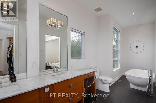 847 Walkley Road, Ottawa, ON - Indoor Photo Showing Bathroom