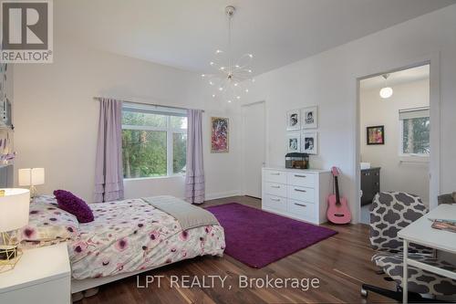 847 Walkley Road, Ottawa, ON - Indoor Photo Showing Bedroom