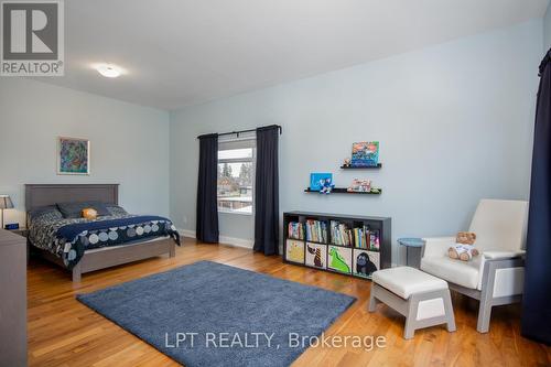 847 Walkley Road, Ottawa, ON - Indoor Photo Showing Bedroom