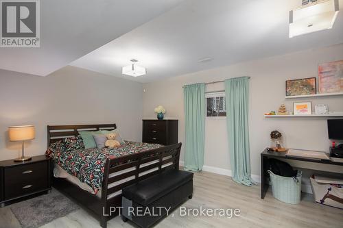 847 Walkley Road, Ottawa, ON - Indoor Photo Showing Bedroom