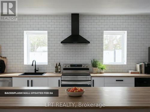 847 Walkley Road, Ottawa, ON - Indoor Photo Showing Kitchen With Upgraded Kitchen