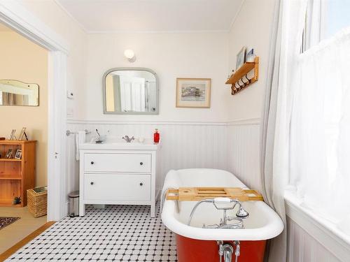 90 Tannery Road, Lunenburg, NS 