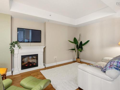 304 647 Bedford Highway, Halifax, NS 