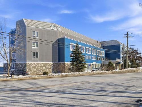 304 647 Bedford Highway, Halifax, NS 