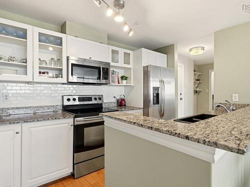 304 647 Bedford Highway, Halifax, NS 