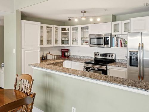 304 647 Bedford Highway, Halifax, NS 
