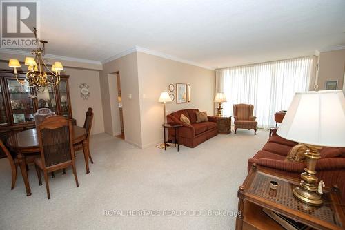 709 - 7811 YONGE STREET  Markham, ON L3T 4S3