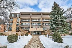 401 - 337 SIMCOE STREET  Oshawa (O'Neill), ON L1G 4T2