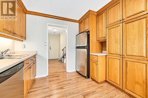 401 - 337 Simcoe Street, Oshawa (O'Neill), ON - Indoor Photo Showing Kitchen With Double Sink