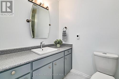 401 - 337 Simcoe Street, Oshawa (O'Neill), ON - Indoor Photo Showing Bathroom