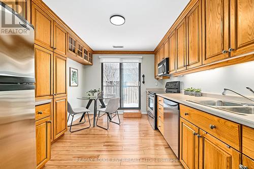401 - 337 Simcoe Street, Oshawa (O'Neill), ON - Indoor Photo Showing Kitchen
