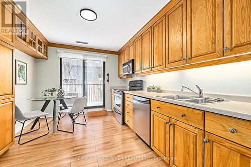 401 - 337 Simcoe Street, Oshawa (O'Neill), ON - Indoor Photo Showing Kitchen With Double Sink