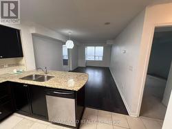 512 - 73 KING WILLIAM CRESCENT Richmond Hill, ON L4B 0C2