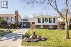 2915 BUTTERY COURT  Windsor, ON N9E 3W5