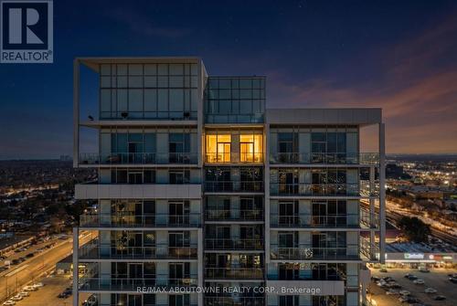 PH04 - 65 SPEERS ROAD  Oakville, ON L6K 0J1