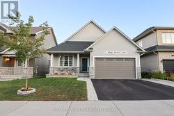111 DUN SKIPPER DRIVE  Ottawa, ON K1X 0G1