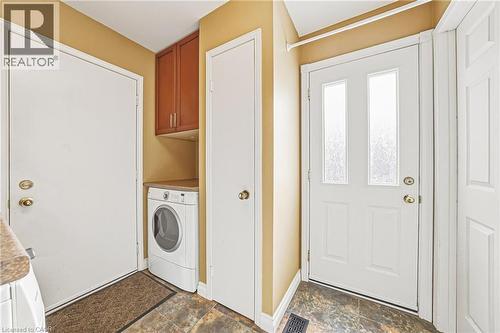 577 Tomahawk Crescent, Ancaster, ON - Indoor Photo Showing Laundry Room
