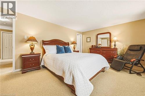 577 Tomahawk Crescent, Ancaster, ON - Indoor Photo Showing Bedroom