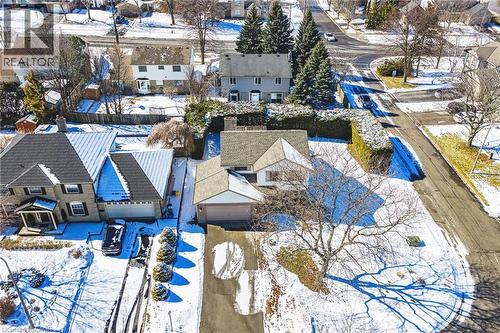 577 Tomahawk Crescent, Ancaster, ON - Outdoor