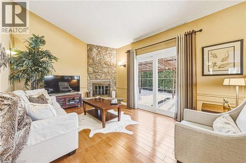 577 Tomahawk Crescent, Ancaster, ON - Indoor Photo Showing Living Room With Fireplace