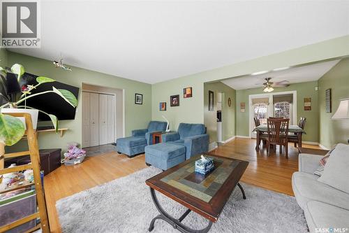 2349 Easthill, Saskatoon, SK - Indoor Photo Showing Living Room