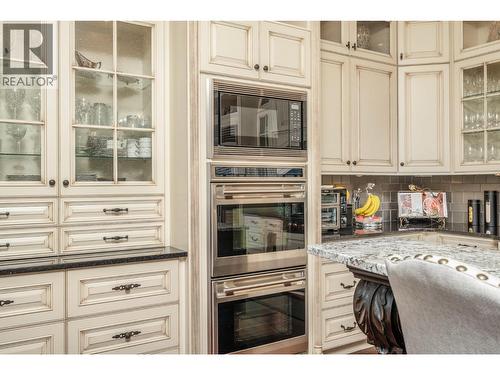 602 Falcon Point Way, Vernon, BC - Indoor Photo Showing Kitchen